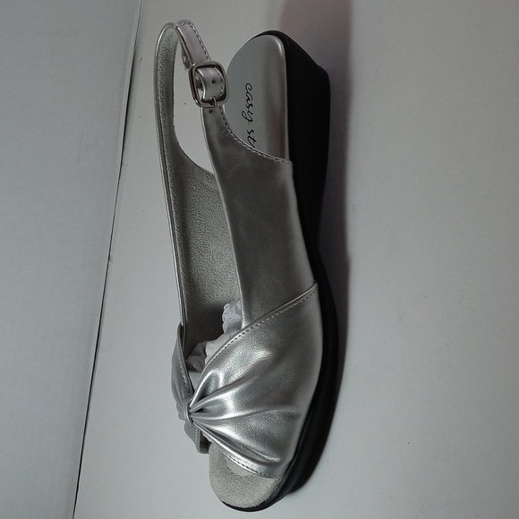 Sandal - Picture 3 of 6